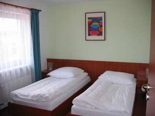 Отель Hotel Angie Пущиково Двухместный номер с 1 кроватью или 2 отдельными кроватями-1