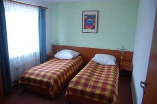 Отель Hotel Angie Пущиково Двухместный номер с 1 кроватью или 2 отдельными кроватями-9